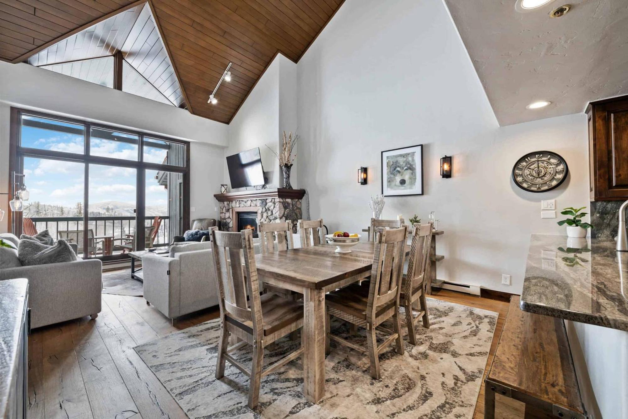 Borders Lodge By East West Hospitality Beaver Creek Exteriör bild