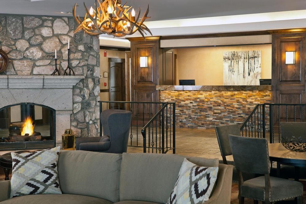 Borders Lodge By East West Hospitality Beaver Creek Exteriör bild