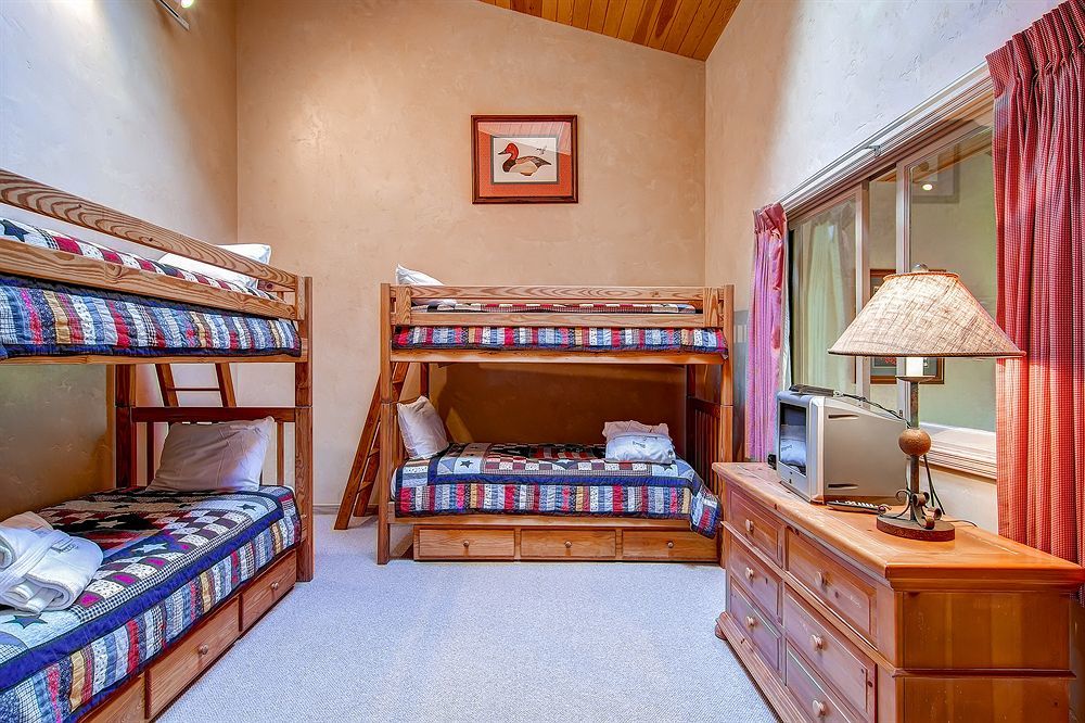 Borders Lodge By East West Hospitality Beaver Creek Exteriör bild