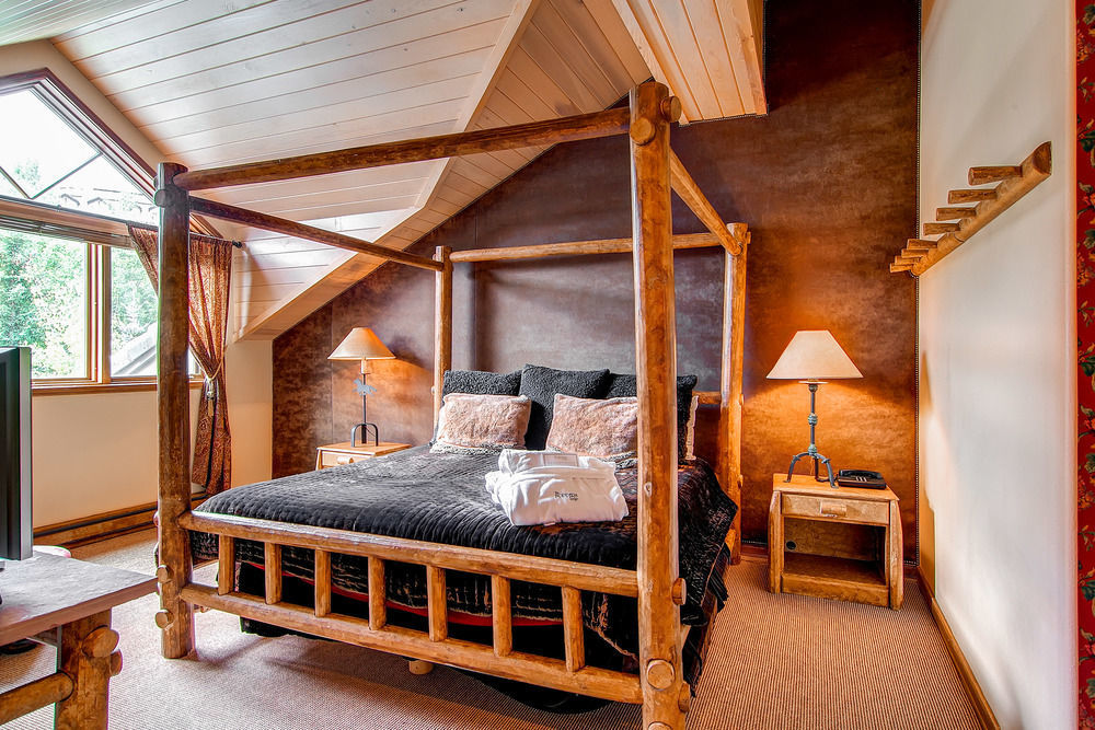 Borders Lodge By East West Hospitality Beaver Creek Exteriör bild