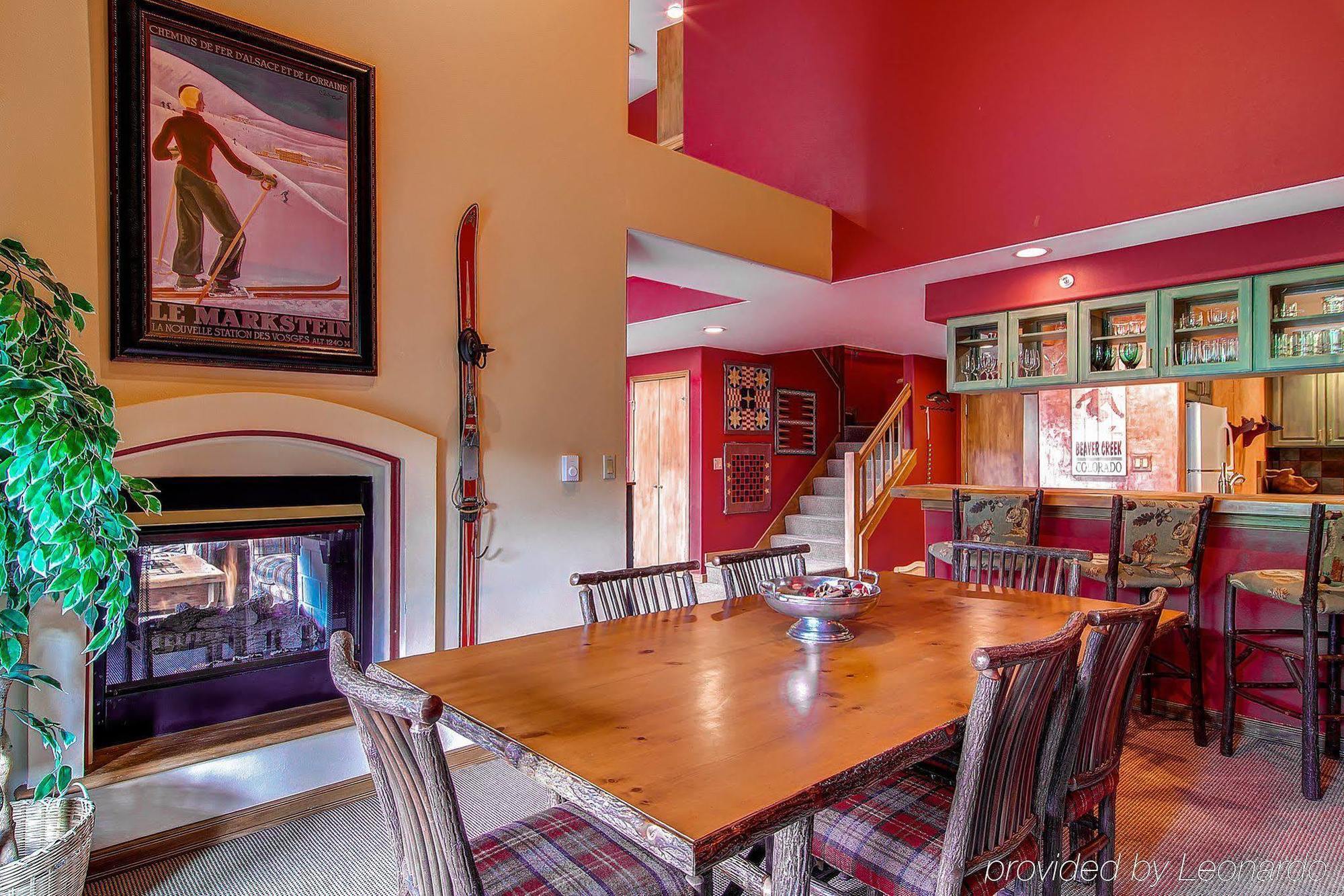 Borders Lodge By East West Hospitality Beaver Creek Exteriör bild