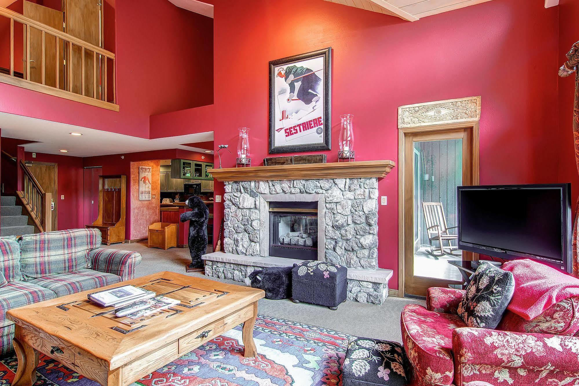 Borders Lodge By East West Hospitality Beaver Creek Exteriör bild